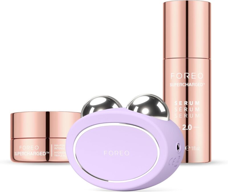 Set FOREO Total Facelift avec appareil micro-courant BEAR 2, sérum SUPERCHARGED 2.0 et hydratant HA+PGA, coffret anti-âge complet